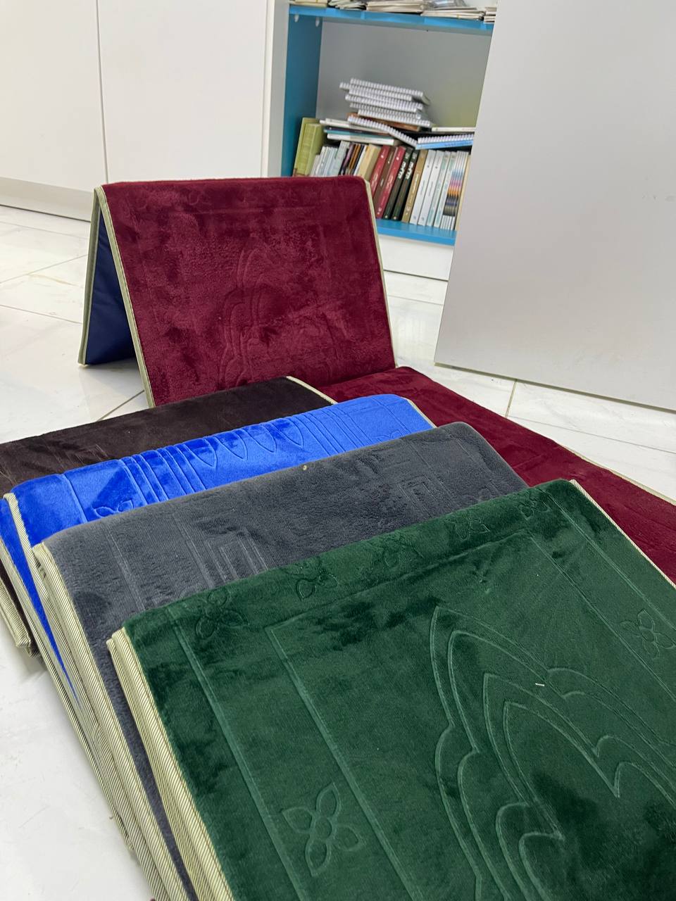 سجادة صلاة مع مسند